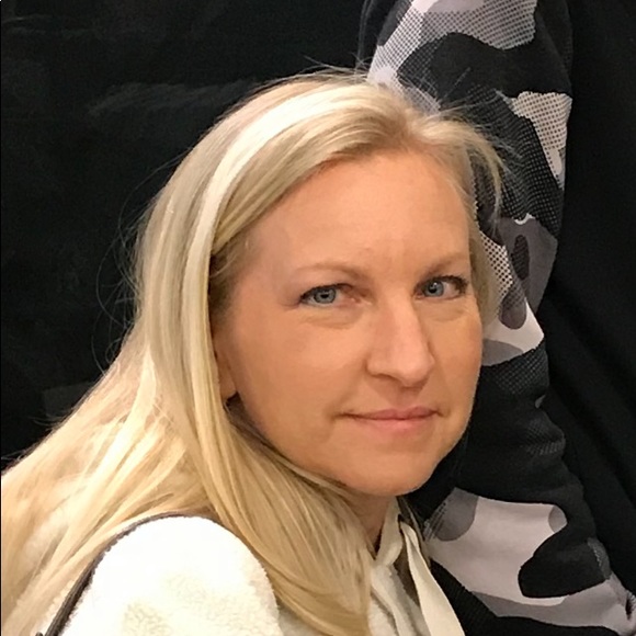 Meet your Posher, Michele - Picture 1 of 6